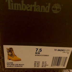 Selling my timberland boots, they are great for the winter, any cold weather.